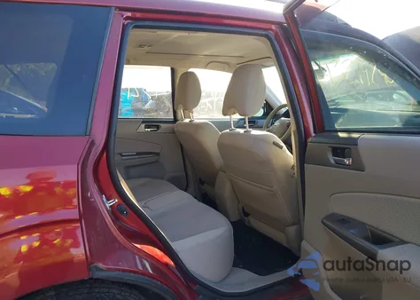 2011 Subaru Forester 2.5X Premium из США, поврежденный, VIN JF2SHADC4BH753662